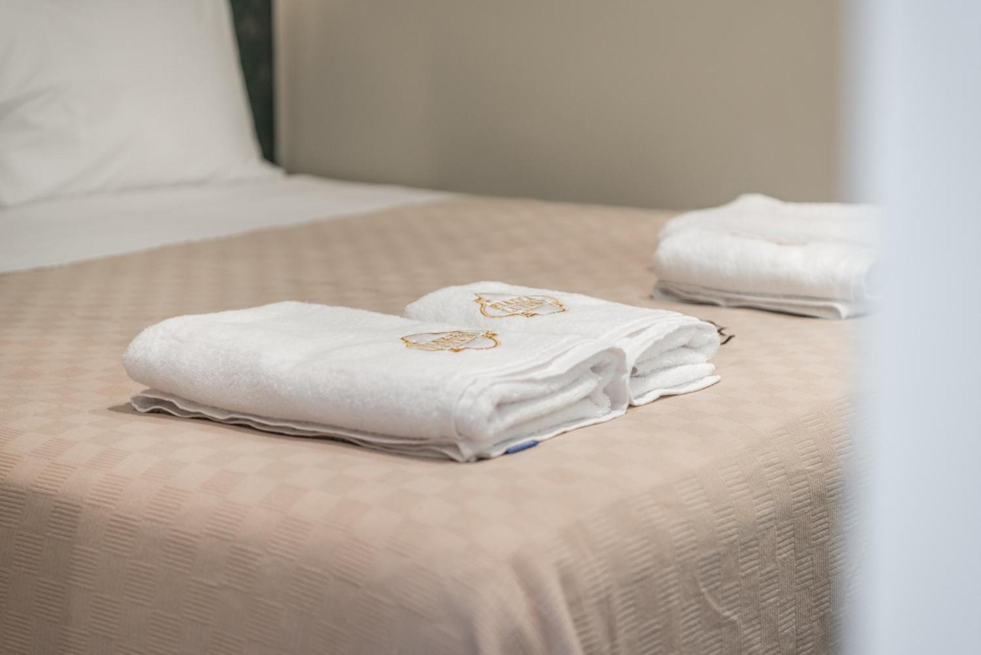 Piazza Luxury Apartments Тирана Екстериор снимка