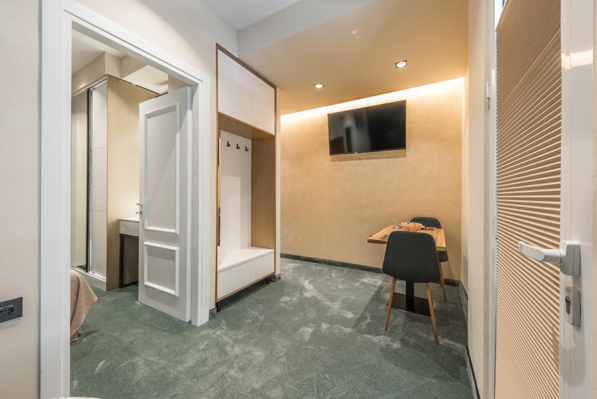 Piazza Luxury Apartments Тирана Екстериор снимка