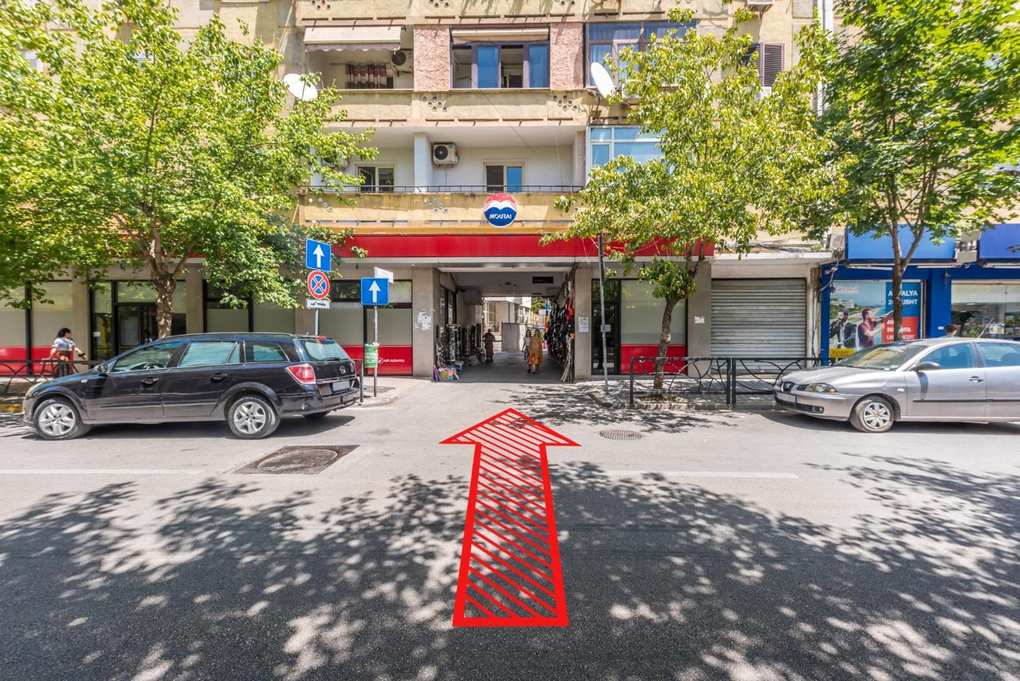 Piazza Luxury Apartments Тирана Екстериор снимка