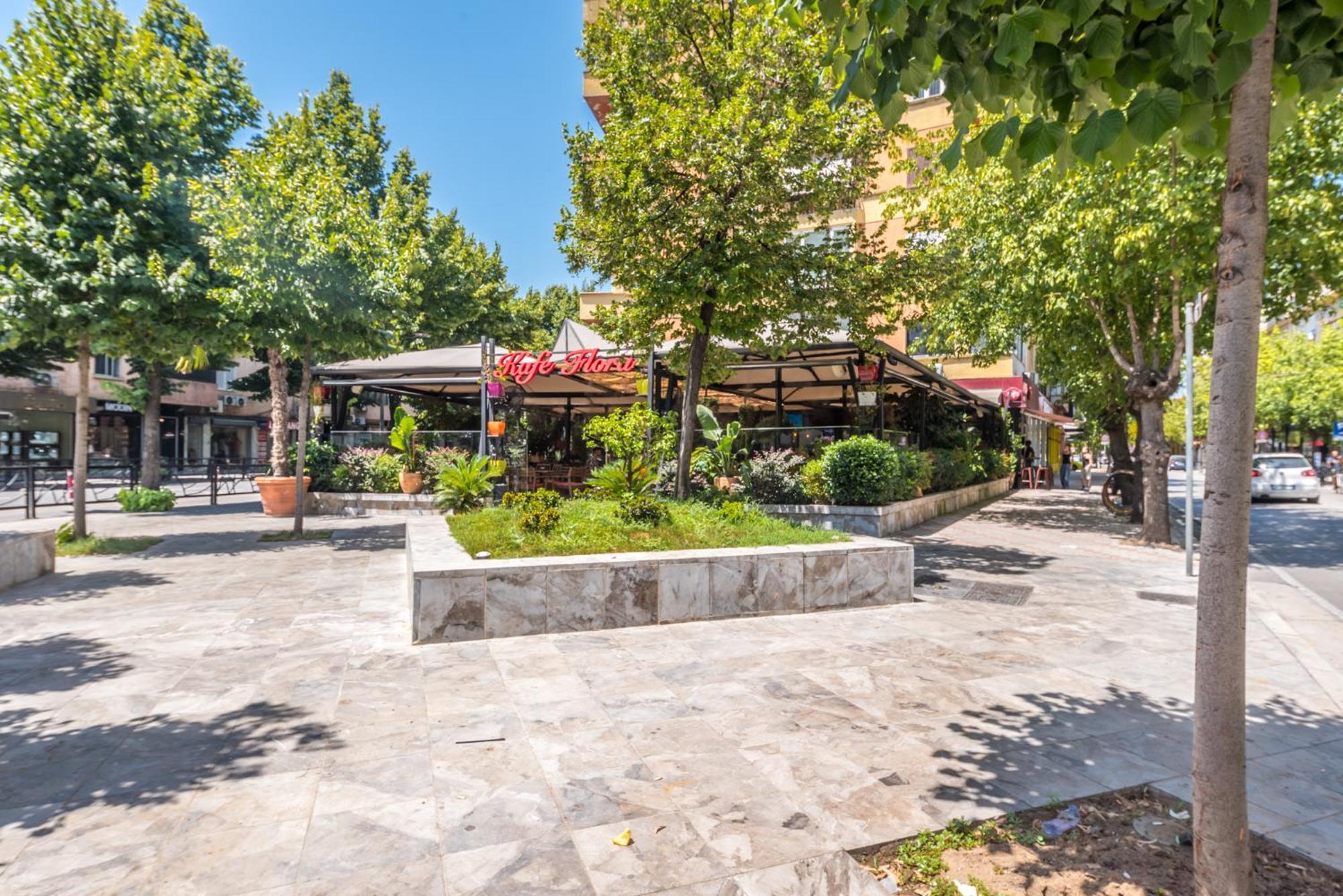 Piazza Luxury Apartments Тирана Екстериор снимка